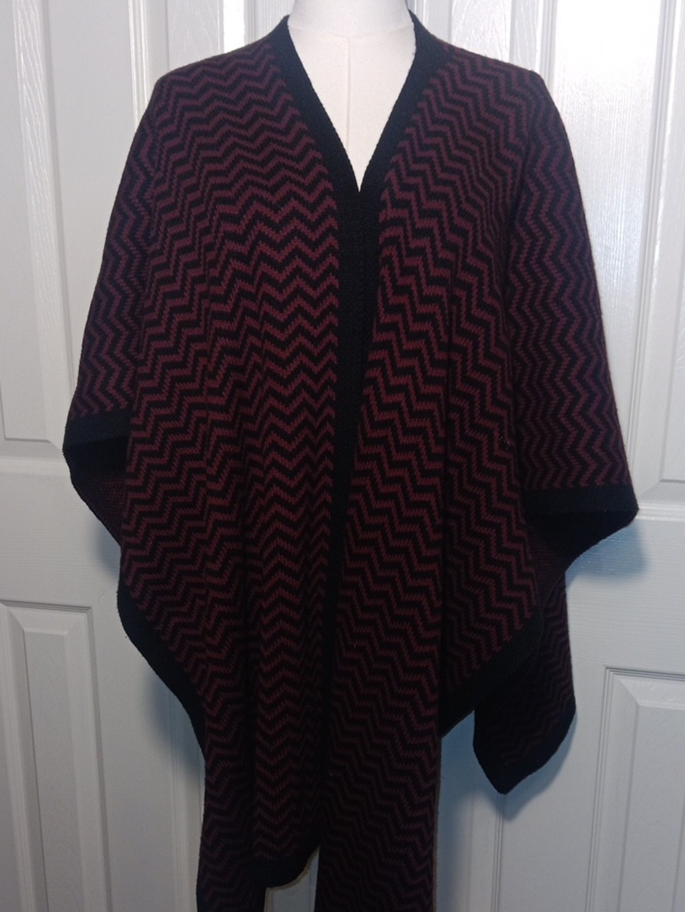 Nicole Miller Original Black & Burgundy Chevron Knit Open Front Poncho